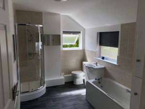 BATHROOM- click for photo gallery